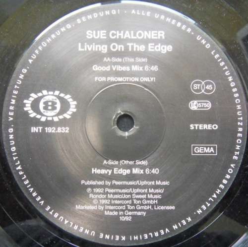 Cover Sue Chaloner - Living On The Edge (12, Promo) Schallplatten Ankauf