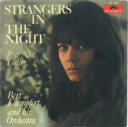 Cover Bert Kaempfert And His Orchestra* - Strangers In The Night (7, Mono) Schallplatten Ankauf