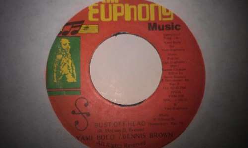 Cover Yami Bolo / Dennis Brown - Bust Off Head (7) Schallplatten Ankauf