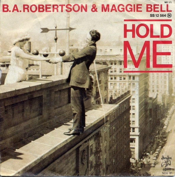 Cover B. A. Robertson & Maggie Bell - Hold Me (7, Single) Schallplatten Ankauf