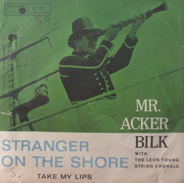 Cover Mr. Acker Bilk* With The Leon Young String Chorale - Stranger On The Shore (7, Single) Schallplatten Ankauf