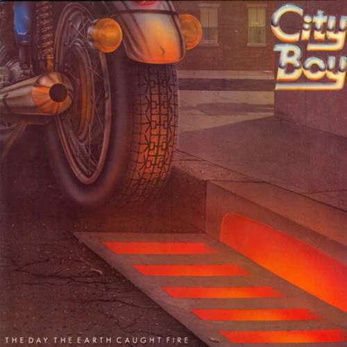 Cover City Boy - The Day The Earth Caught Fire (LP, Album) Schallplatten Ankauf