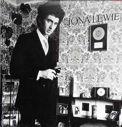 Cover Jona Lewie - On The Other Hand There's A Fist (LP) Schallplatten Ankauf
