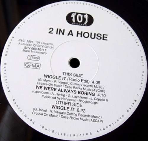 Cover 2 In A House - Wiggle It (12) Schallplatten Ankauf