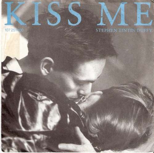 Cover zu Stephen Tintin Duffy* - Kiss Me (7, Single) Schallplatten Ankauf