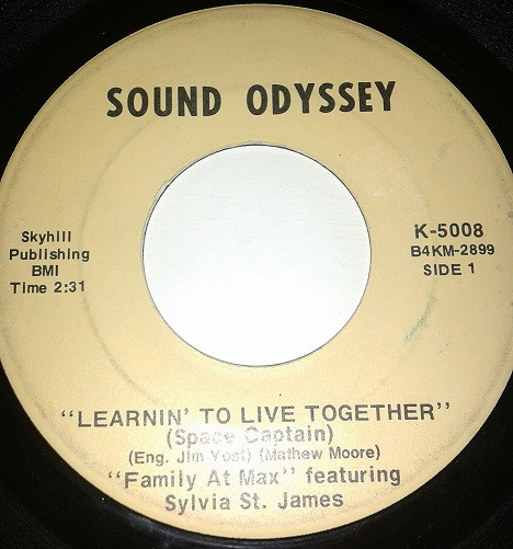 Cover Family At Max Featuring Sylvia St. James - Learnin' To Live Together (Space Captain) / We Got To Get Together (7) Schallplatten Ankauf