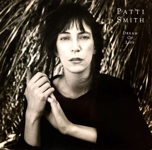 Cover Patti Smith - Dream Of Life (LP, Album) Schallplatten Ankauf