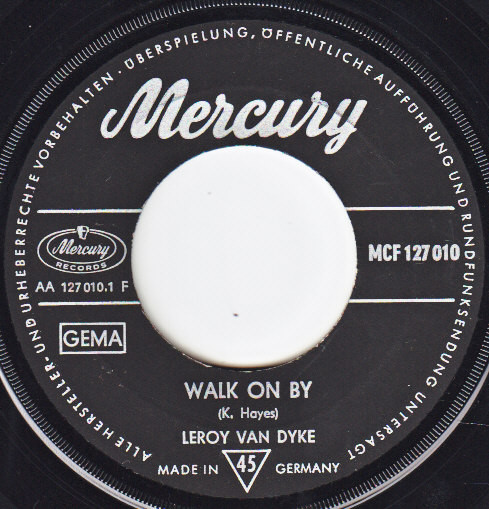 Cover Leroy Van Dyke, Brook Benton - Walk On By / Revenge (7, Single) Schallplatten Ankauf