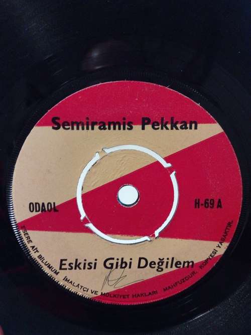 Cover Semiramis Pekkan - Eskisi Gibi Değilim / Dert Ortağım (7, Single) Schallplatten Ankauf