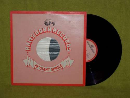 Cover The Strikers - Strike It Up / Bring Out The Devil (12, RE) Schallplatten Ankauf